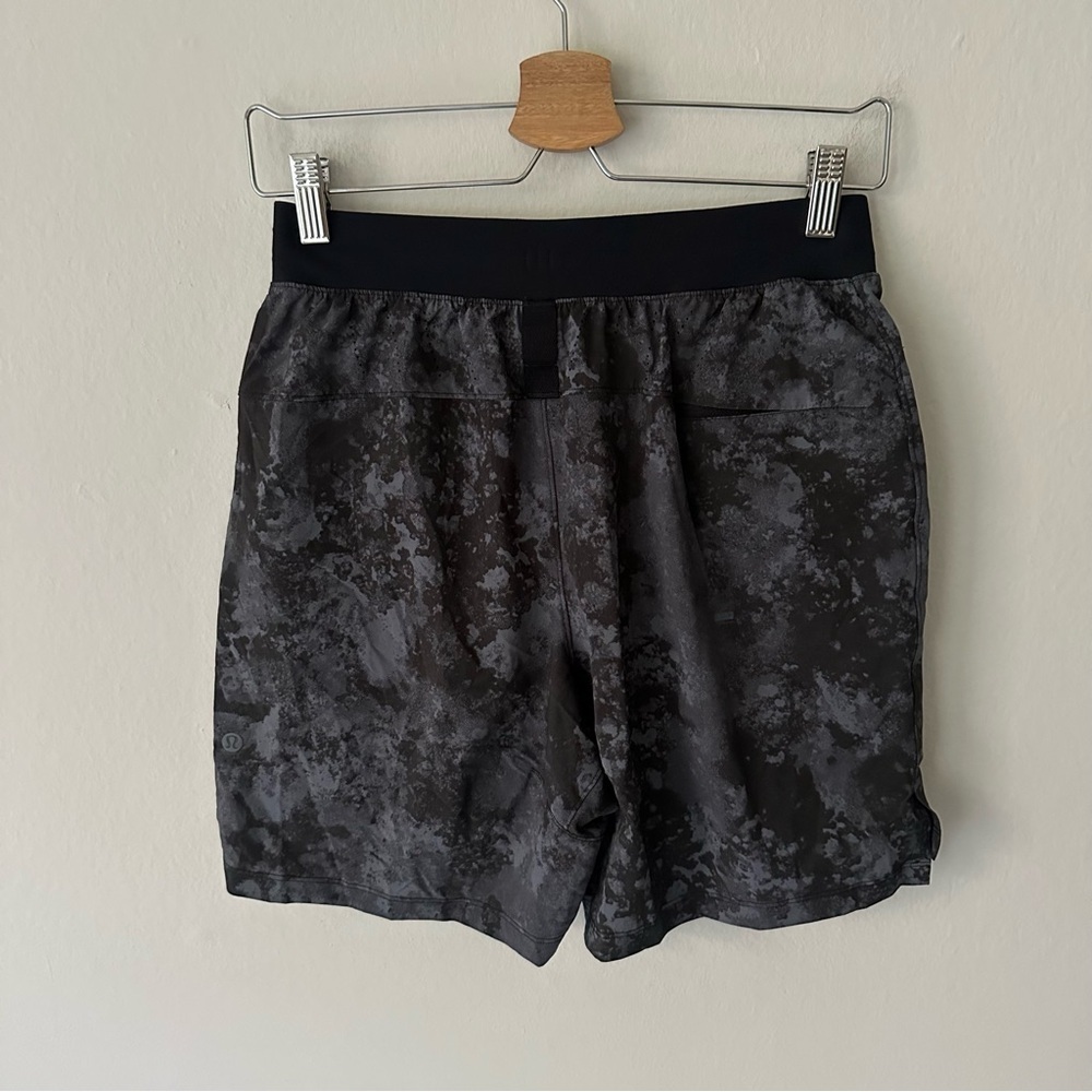 Lululemon License to Train Short 7" *Lined
Tactile Print Anchor Black Small - Picture 12 of 14